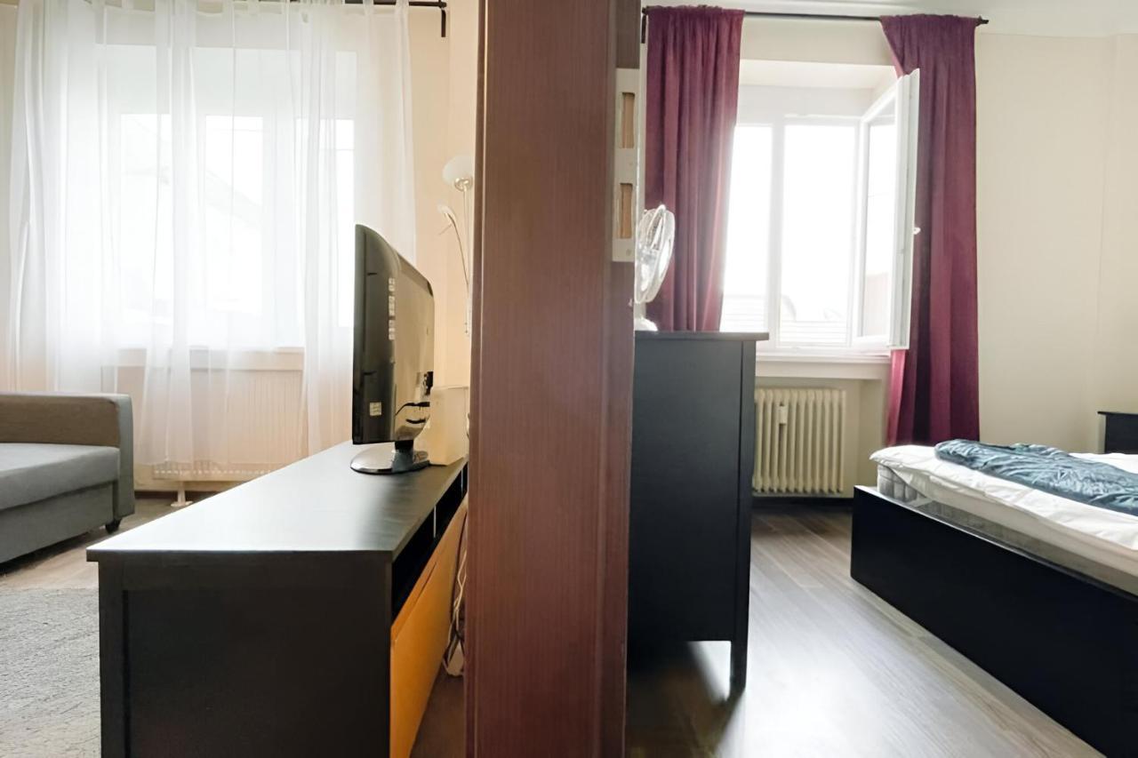 City Center Apartment In Middle Of Братислава Экстерьер фото