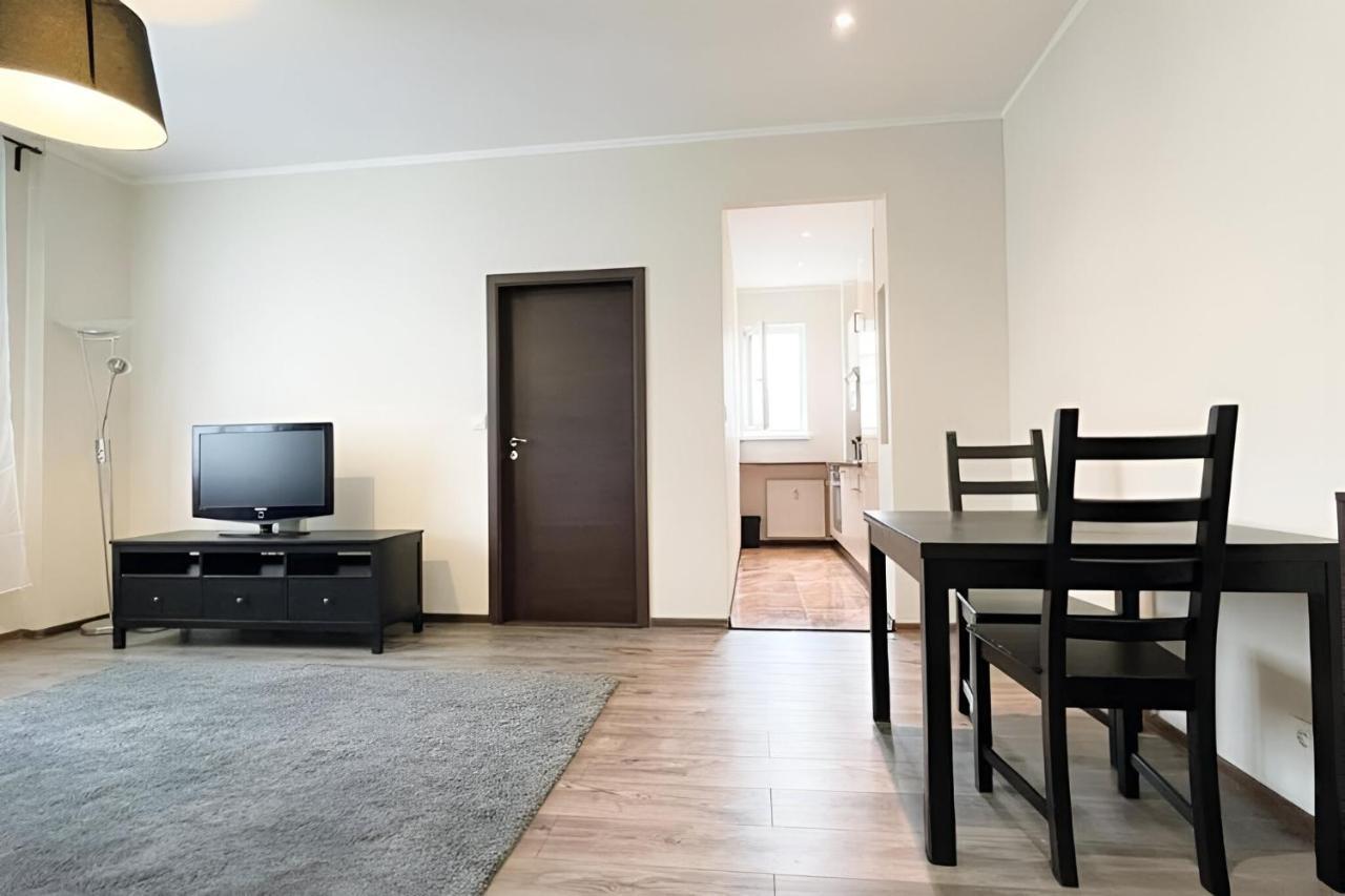 City Center Apartment In Middle Of Братислава Экстерьер фото