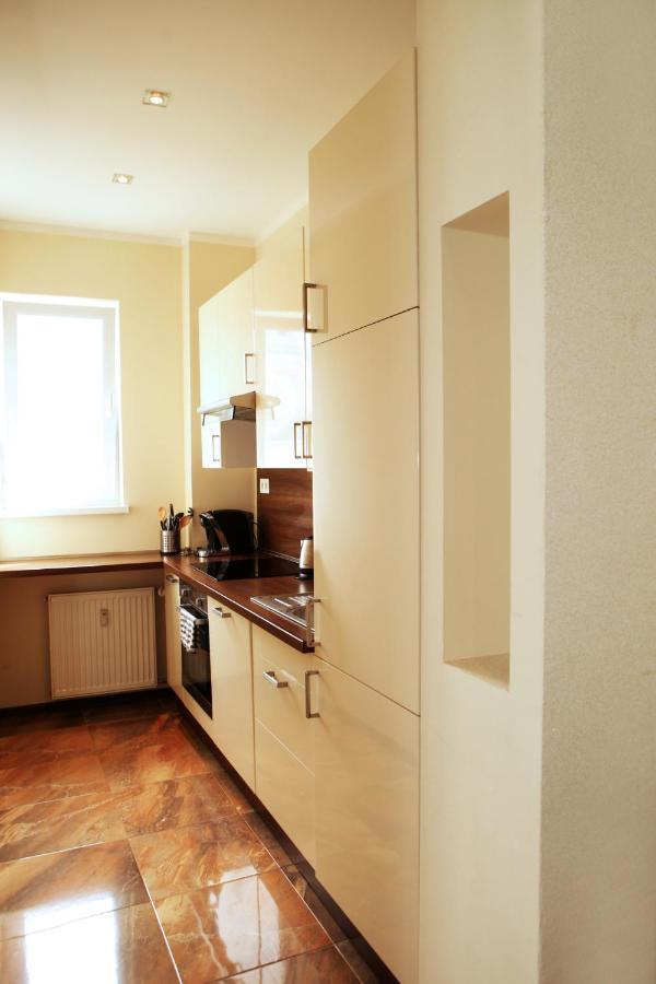 City Center Apartment In Middle Of Братислава Экстерьер фото