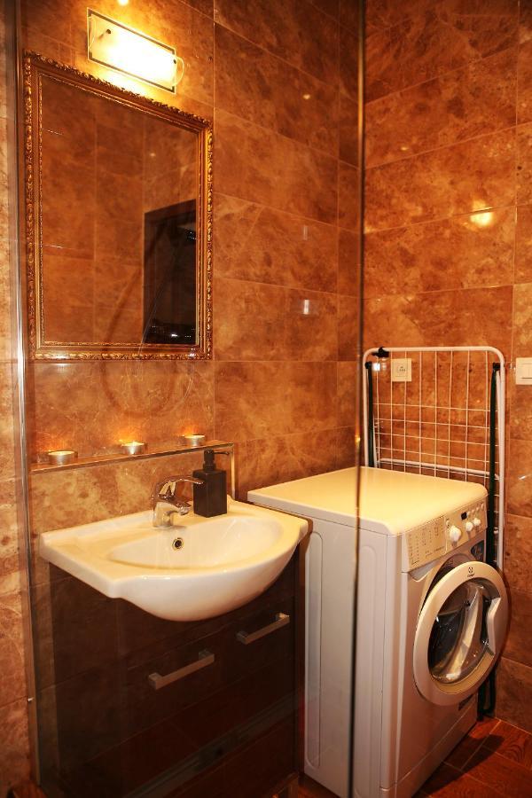 City Center Apartment In Middle Of Братислава Экстерьер фото