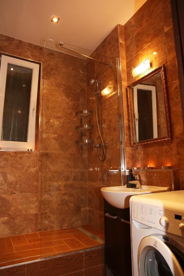 City Center Apartment In Middle Of Братислава Экстерьер фото