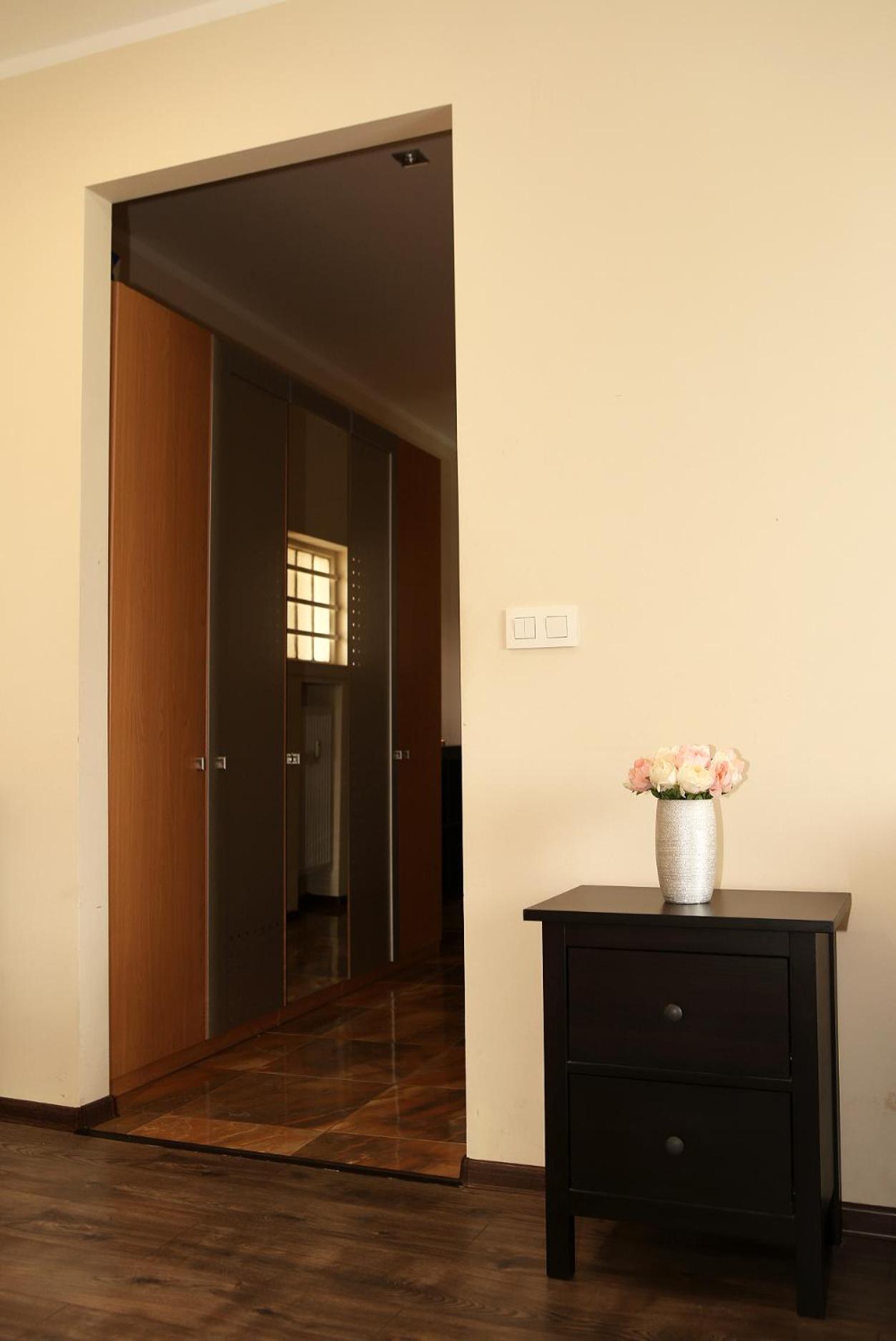 City Center Apartment In Middle Of Братислава Экстерьер фото